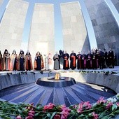 Za ofiary ludobójstwa przy poświęconym im pomniku modlił się papież w czasie swojej wizyty w Armenii.