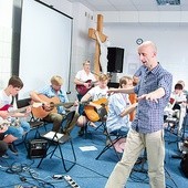 W ćwiczeniach wzięło udział 25 instrumentalistów i wokalistów. 