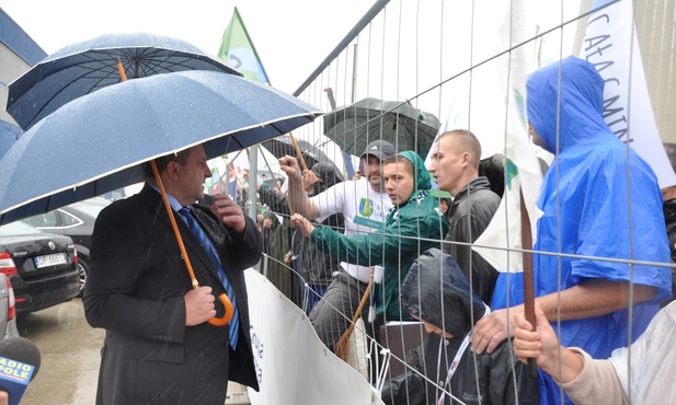 Półmetek budowy okazją do protestu