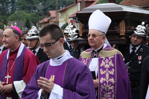 Diecezja tarnowska żegna abp. Z. Zimowskiego