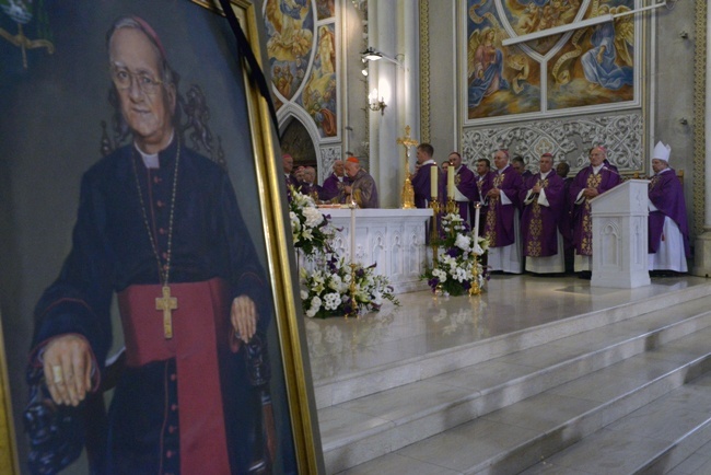 Pogrzeb abp. Zygmunta Zimowskiego w Radomiu