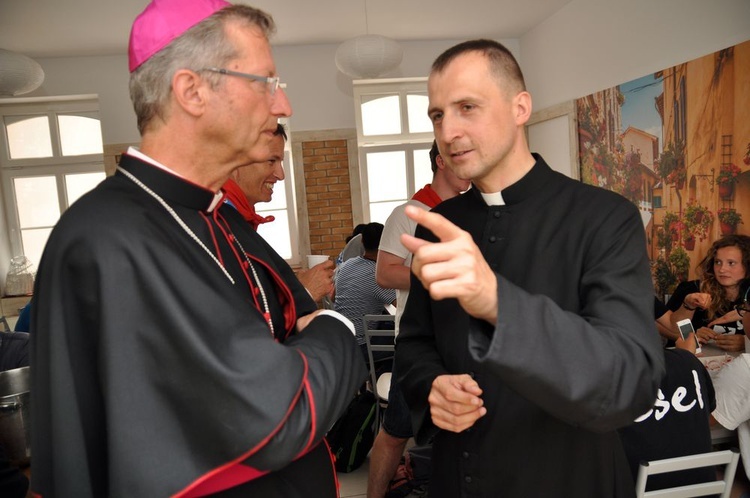 Pielgrzymi ŚDM w placówkach pomocowych w Koszalinie