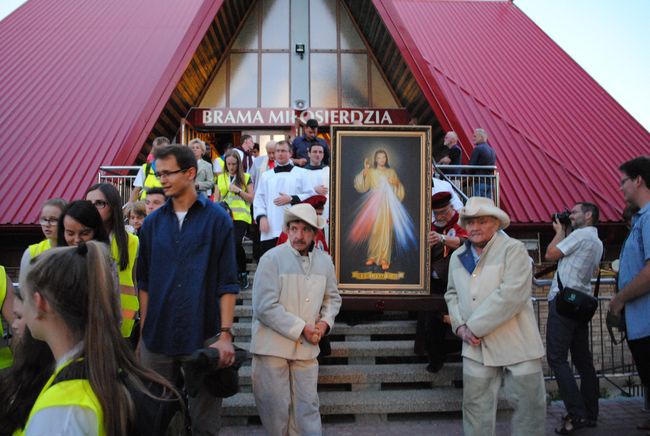 Procesja Miłosierdzia w Stalowej Woli