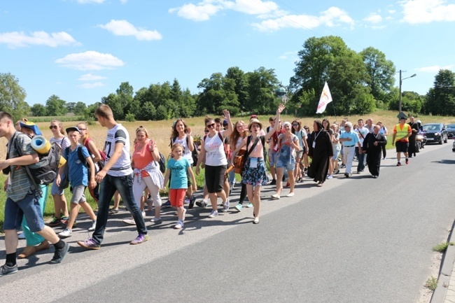 Pielgrzymowali do sanktuarium w Studziannie