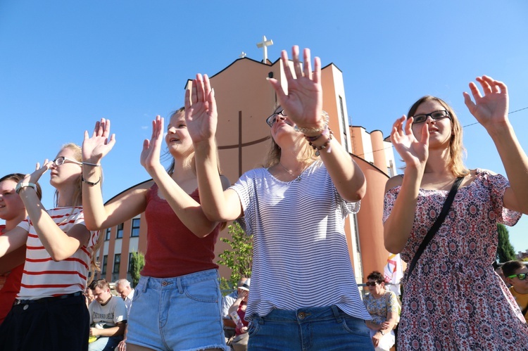 "Festiwal narodów" u Karoliny