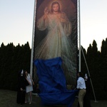 Miłosierny z kilkunastu tysięcy fotografii