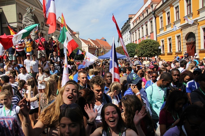 Brama Miłosierdzia i Anioł Pański na Ostrowie Tumskim cz. 1