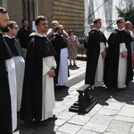 Wprowadzenie relikwii Pier Giorgio Frassatiego do bazyliki oo. dominikanów