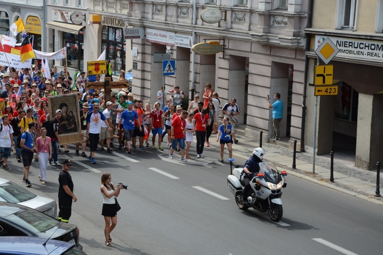 Marsz młodego Kościoła przez Opole