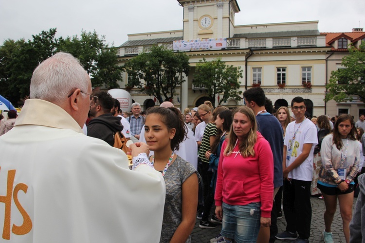 Msza św. na Starym Rynku w Łowiczu