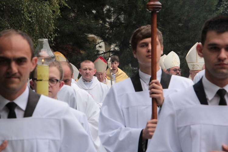 Msza św. na Starym Rynku w Łowiczu