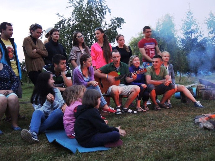 Młodzi z Ukrainy w bielskiej Kamienicy i na Błoniach