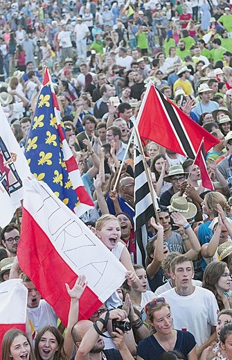 Młodzi pielgrzymi na katowickim Muchowcu.