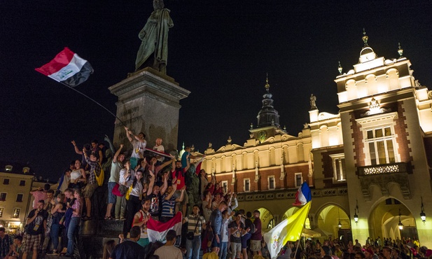 Kraków: Śpiewy i tańce na ulicach