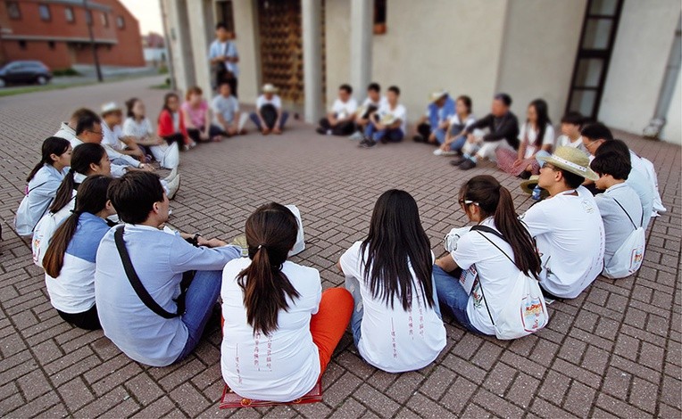 Uczestnicy ŚDM z Chin to głównie studenci. – Takie zgromadzenia wierzących w Chrystusa w Chinach są nie do pomyślenia, a my bardzo chcemy doświadczyć bycia we wspólnocie Kościoła – mówią.