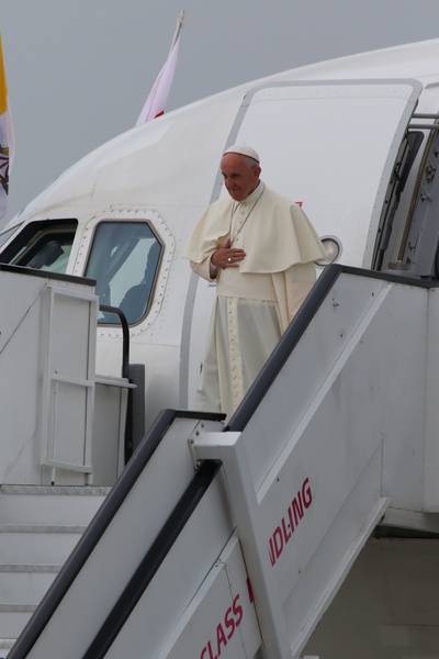 Pierwsze chwile papieża Franciszka w Polsce