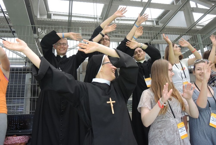 Katecheza z bp. Rysiem na stadionie "Cracovii"