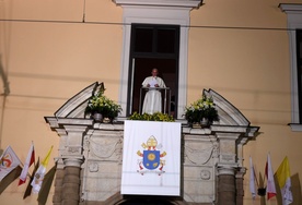 Franciszek w oknie Jana Pawła