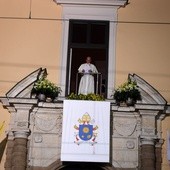 Franciszek w oknie Jana Pawła