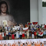 Młodzi zmierzają na Błonia na spotkanie z papieżem