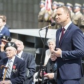 – Jesteście nieocenieni  nie tylko jako bohaterowie, ale także jako wychowawcy i wzór, w który wpatrzone są oczy młodego pokolenia – mówił prezydent. 