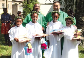 Młodzi Kenijczycy pokazali lublinianom,  jak przeżywają swoją wiarę.