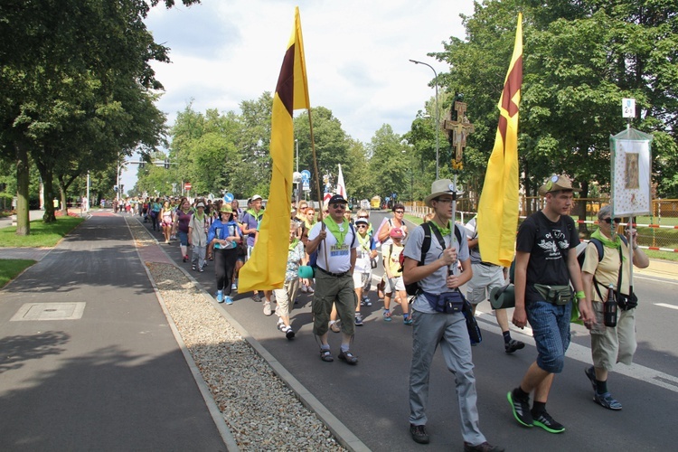 71. Pielgrzymka Rybnicka - dzień pierwszy - wymarsz grup 1, 2A i 2B