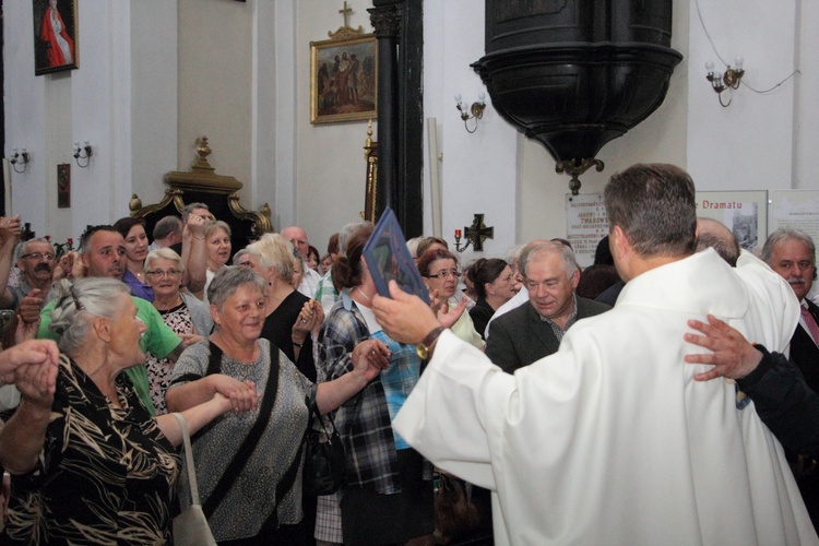 Msza św. za ojczyznę i Apel Poległych w Miedniewicach