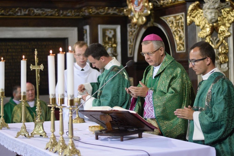 Abp Tomasz Peta w Świdnicy