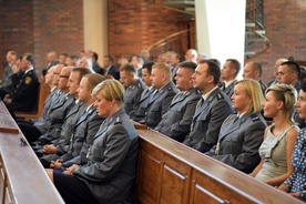 Policja świętuje w kościele