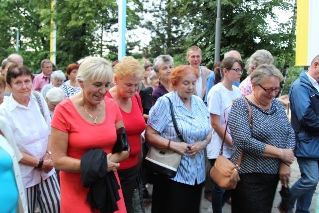 Pielgrzymi ŚDM z Afryki z bp. Kusym w Cieszynie