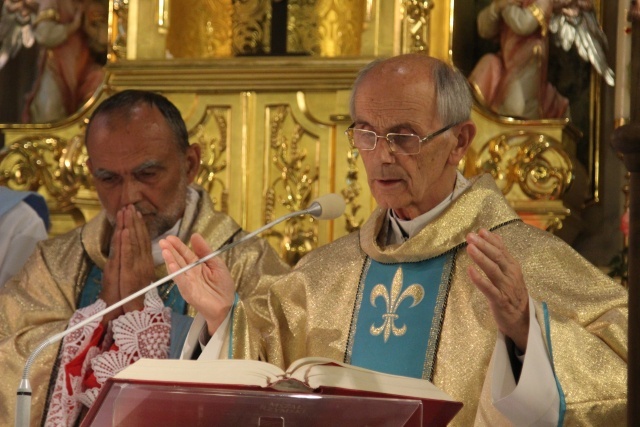 Pielgrzymi ŚDM z Afryki z bp. Kusym w Cieszynie