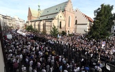 Kondukt żałobny kard. Macharskiego