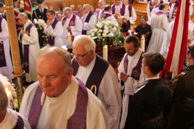 Pogrzeb śp. ks. prał. Pawła Grządziela w Mazańcowicach