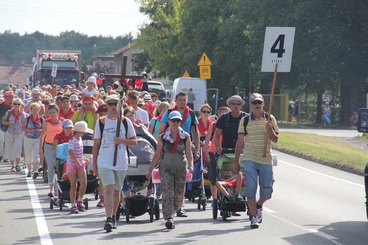 71. Pielgrzymka Rybnicka - dzień drugi (Górniki - Tarnowskie Góry)