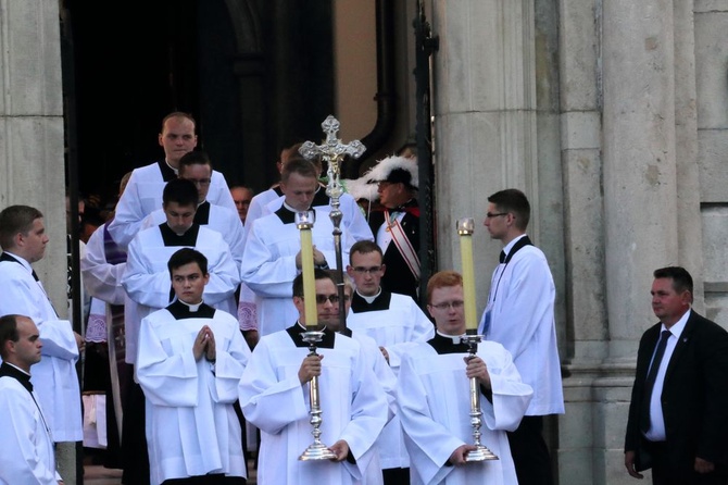 Wawelski pogrzeb kard. Franciszka Macharskiego - cz. 1