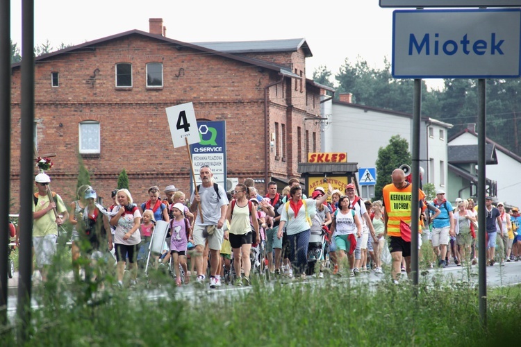 71. Pielgrzymka Rybnicka - dzień trzeci (wyjście z Miotka)