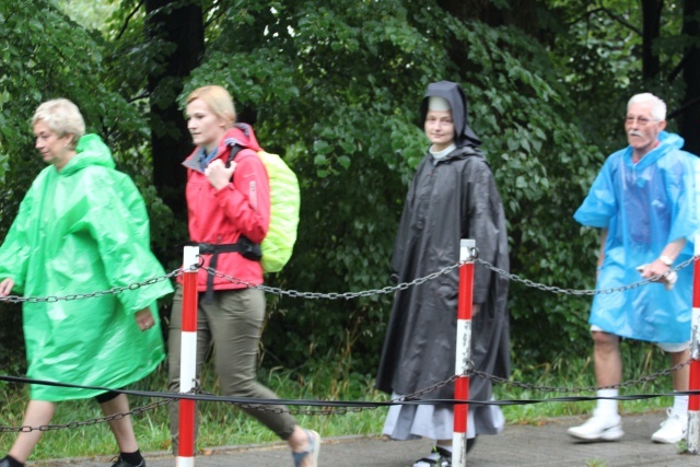 25. piesza pielgrzymka na Jasną Górę wyruszyła z Hałcnowa