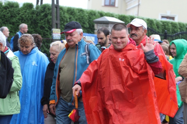 25. piesza pielgrzymka na Jasną Górę wyruszyła z Hałcnowa