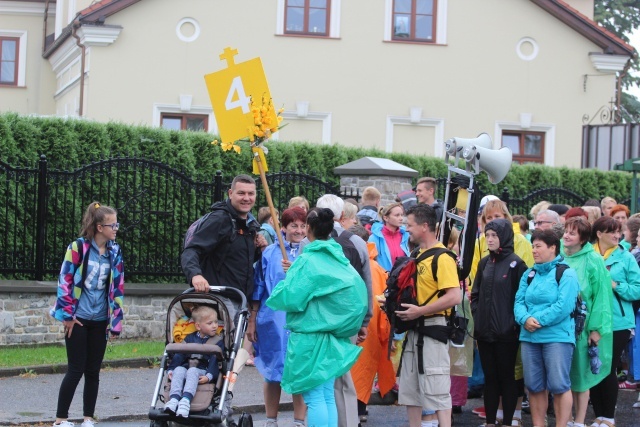 25. piesza pielgrzymka na Jasną Górę wyruszyła z Hałcnowa