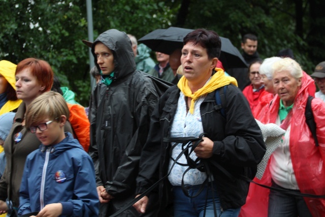 25. piesza pielgrzymka na Jasną Górę wyruszyła z Hałcnowa