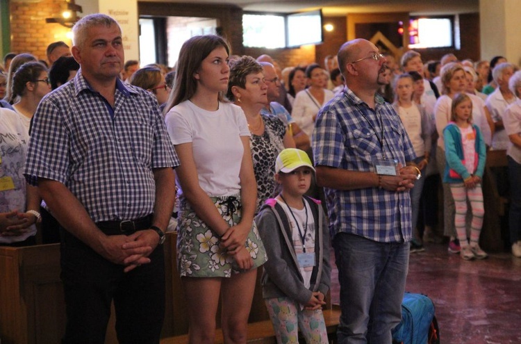 33. Oświęcimska Piesza Pielgrzymka na Jasną Górę - Msza św. i pakowanie bagaży