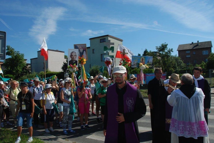 Pielgrzymi w połowie trasy 