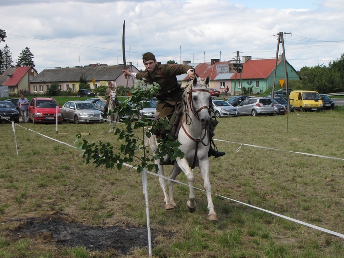 Piknik historyczny w Chojnowie