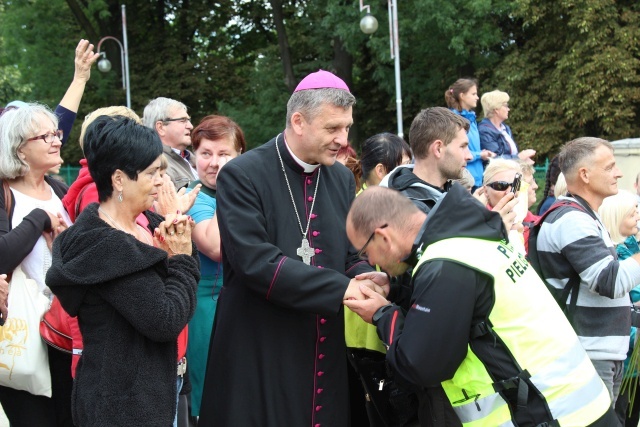 Powitanie 25. Pielgrzymki Diecezji Bielsko-Żywieckiej na Jasnej Górze - grupy hałcnowskie