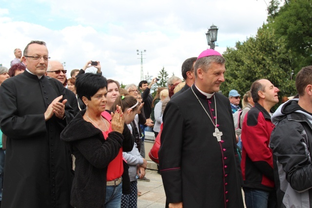 Powitanie 25. Pielgrzymki Diecezji Bielsko-Żywieckiej na Jasnej Górze - grupy hałcnowskie