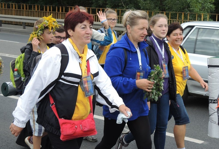 Jasna Góra już niedaleko - ostatni dzień pielgrzymowania