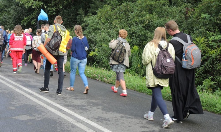 Jasna Góra już niedaleko - ostatni dzień pielgrzymowania