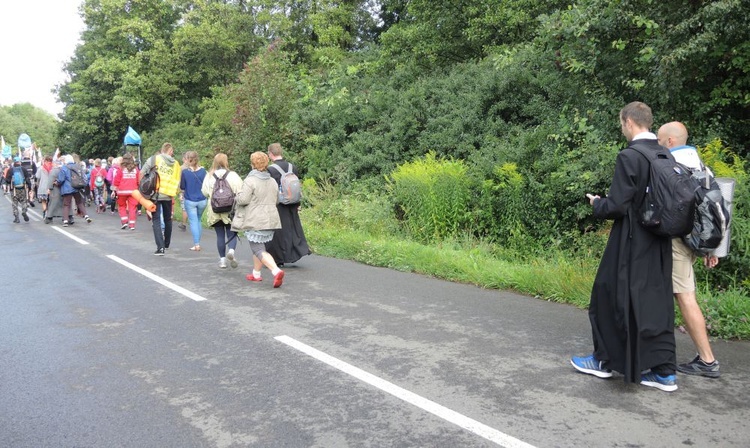 Jasna Góra już niedaleko - ostatni dzień pielgrzymowania