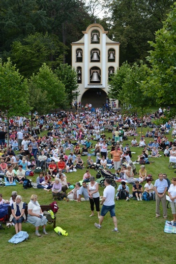 Pielgrzymkowa Eucharystia w Kamieniu Śl.